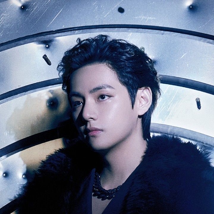 V (Kim Taehyung) (BTS)