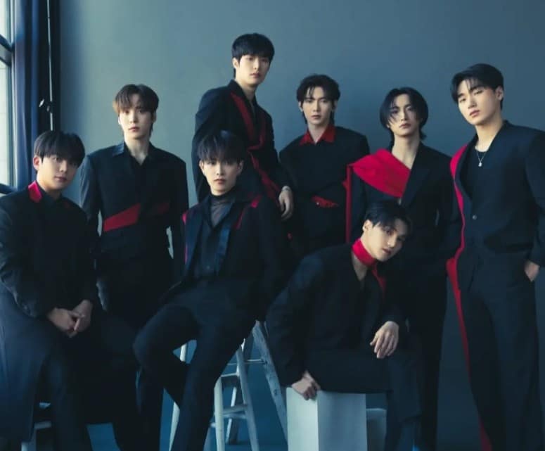 ATEEZ (8 Members)