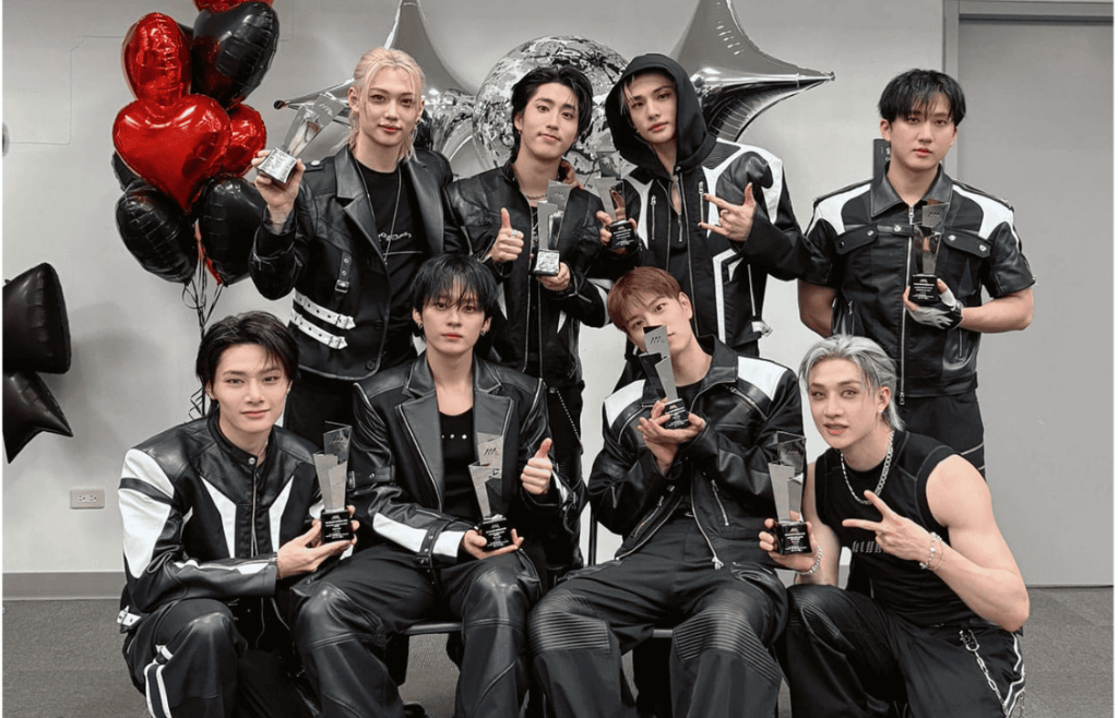 Dominate experience Stray Kids