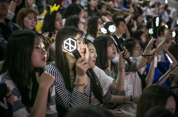 EXO-L EXO fandom EXO-L EXO fandom