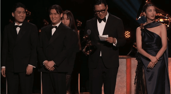 Golden (kpop demon hunters)