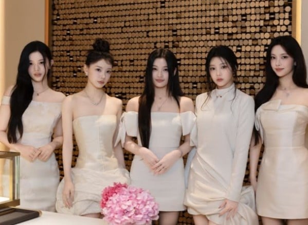 ILLIT kpop group ILLIT kpop group