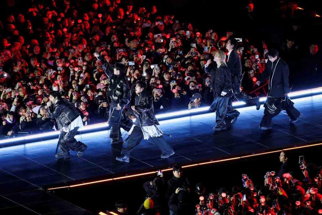 The K-pop Concert Fan Experience The K-pop Concert Fan Experience